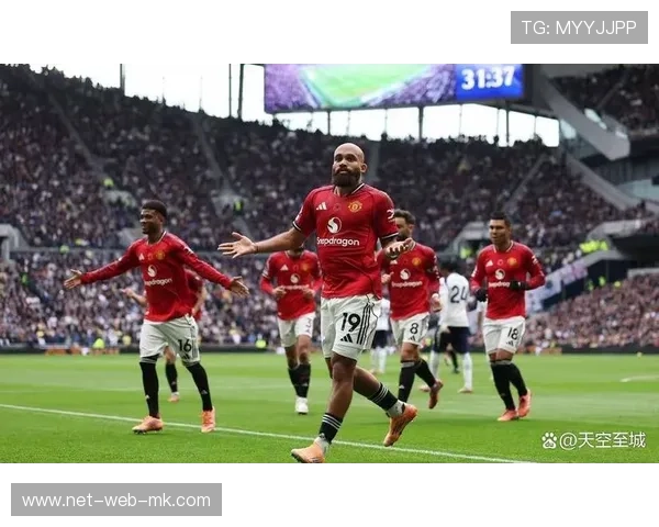 曝曼联冬窗目标浮现，托尼或成关键拼图