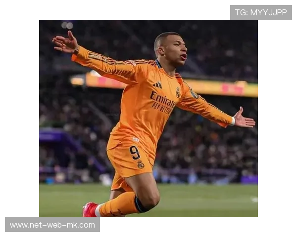 姆巴佩高速追球并完成极限抽射：足球场上的惊艳瞬间