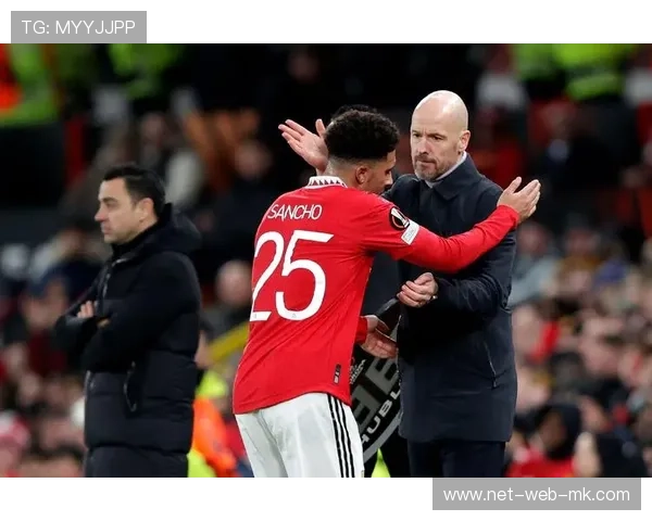 曼联前压后留下身后空档